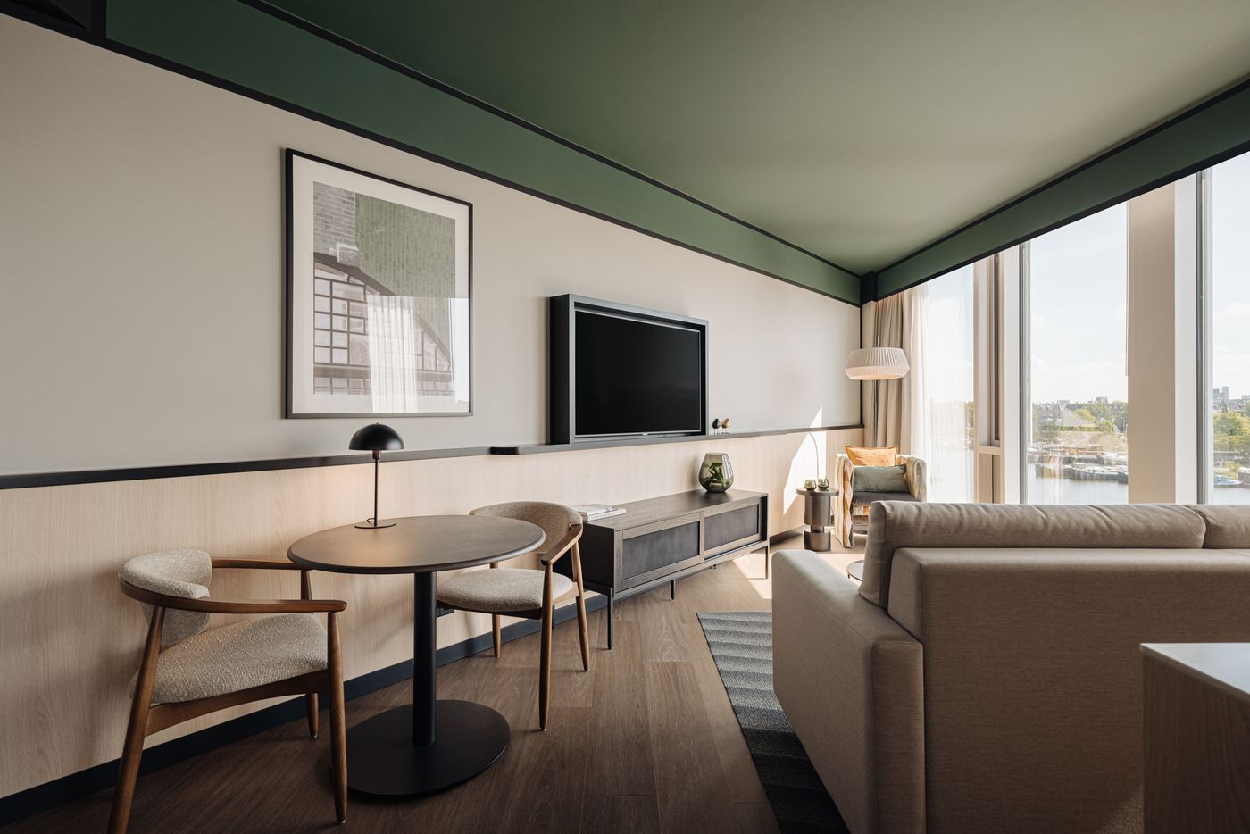 DoubleTree-by-Hilton-Amsterdam-Centraal-Station-Room-51