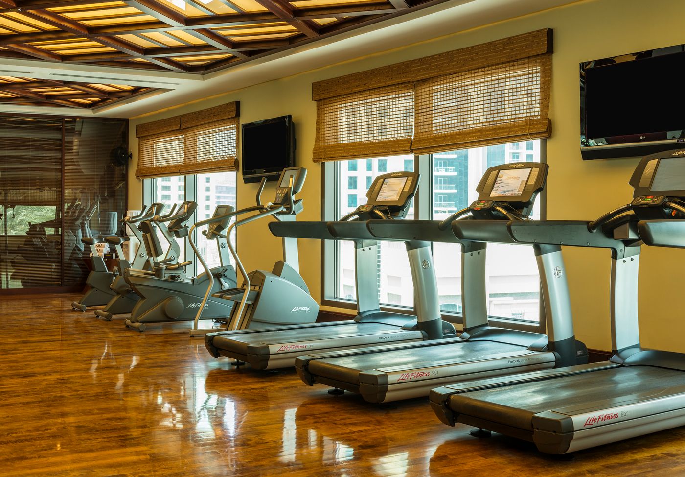 Sofitel-Dubai-Jumeirah-Beach-Sports-and-Entertainment-80