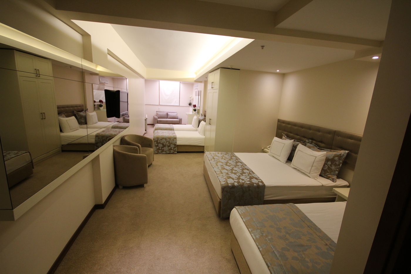 Grand-Washington-Hotel-Room-33