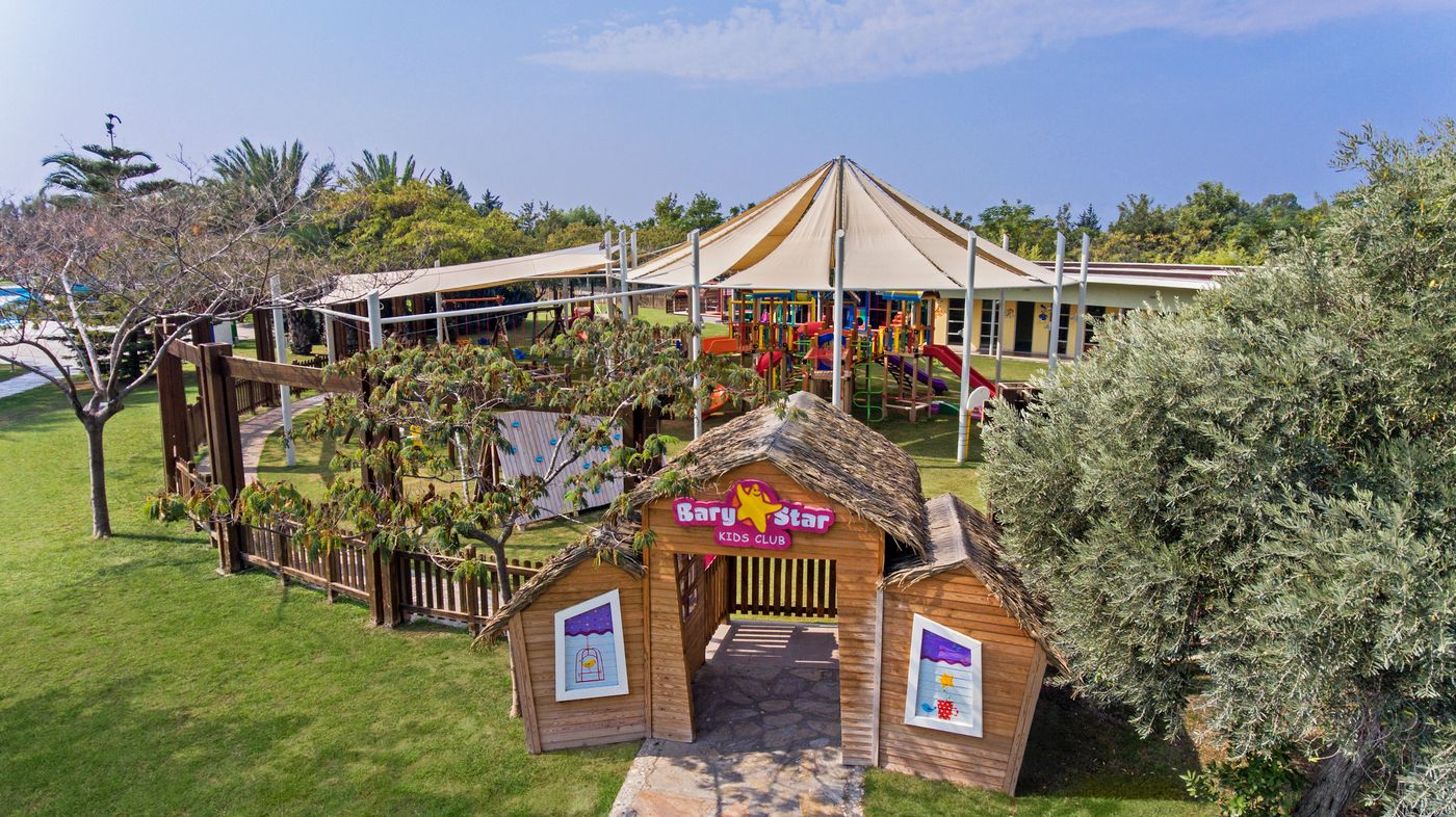 Lara Barut Collection