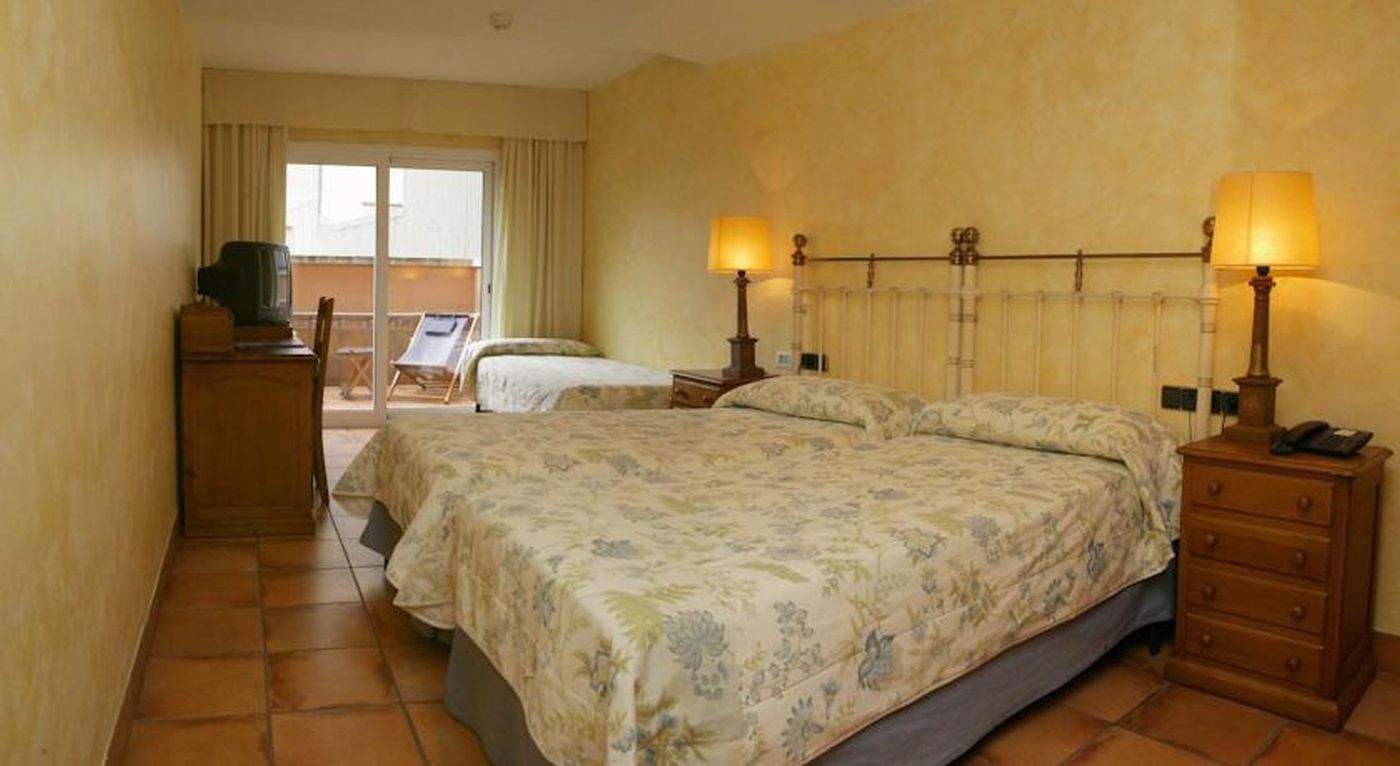 URH-Vila-de-Tossa-Room-8