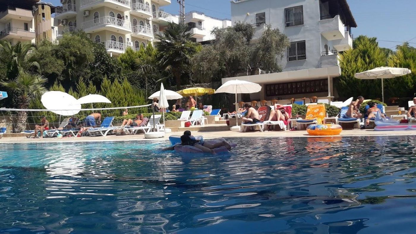 Tuntas-Family-Suites-Kusadasi-Pool-17
