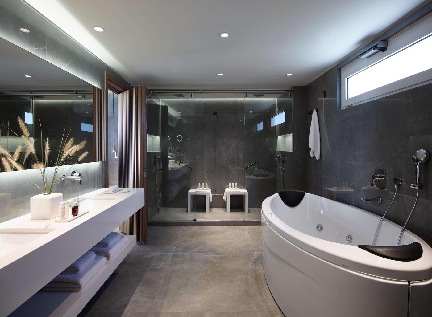 Neptune-Hotels---Resort--Convention-Centre---Spa-Room-47