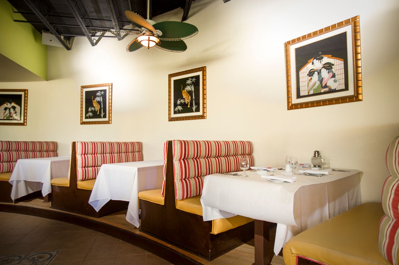 Breezes-Bahamas---Adult-Only-Restaurant-35