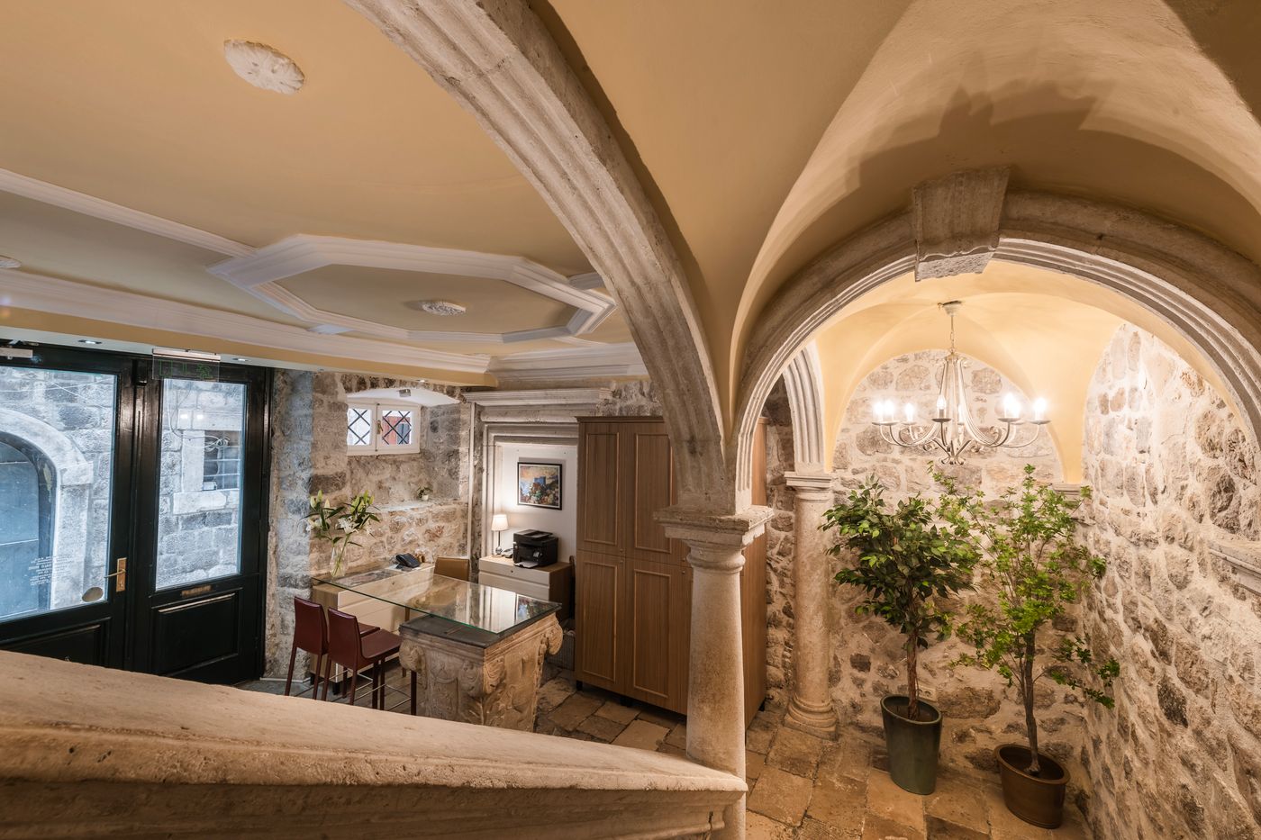 Palmotta-Palace-Lobby-60