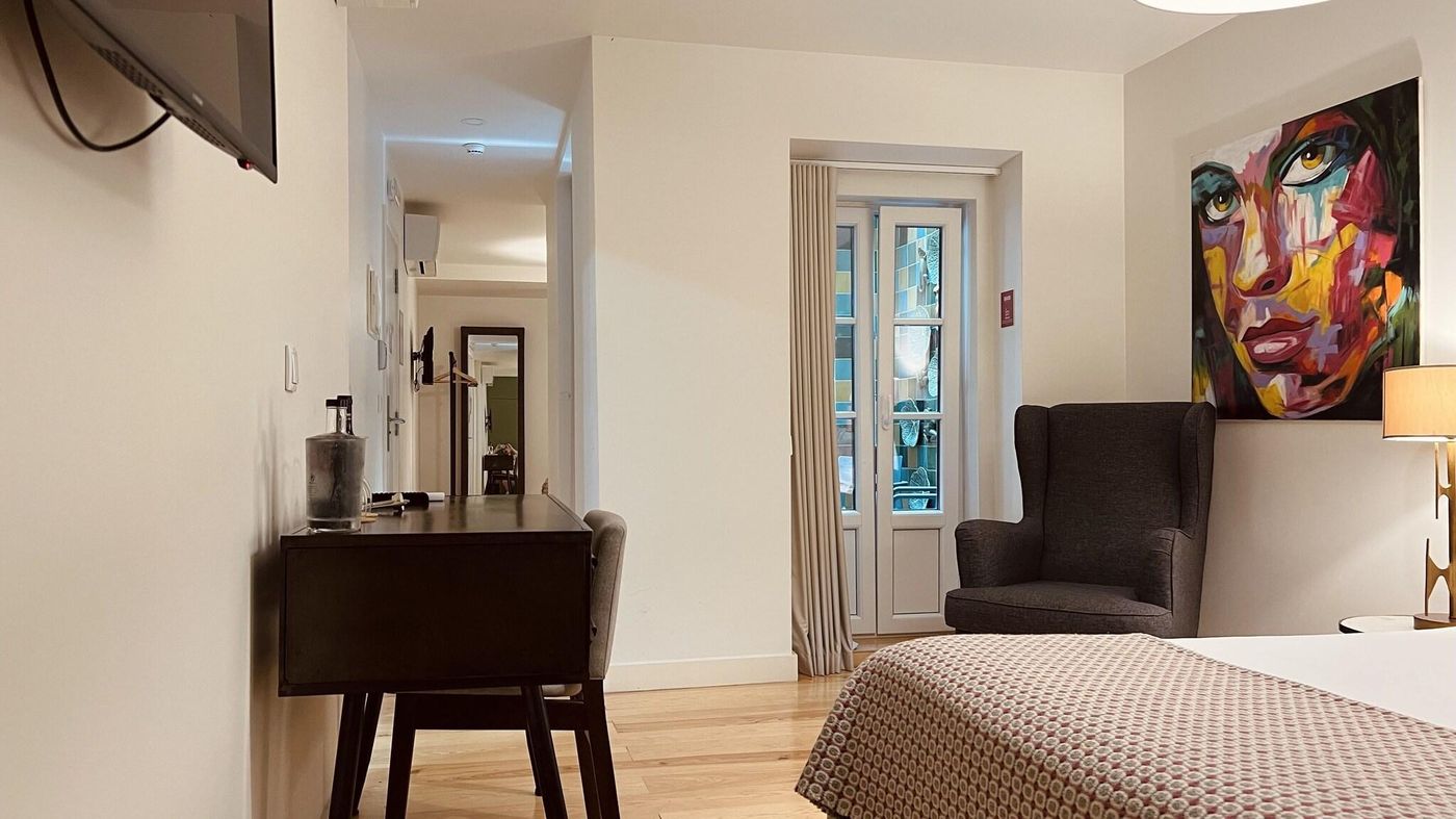 Monte-Belvedere-Hotel-By-Shiadu-Room-6