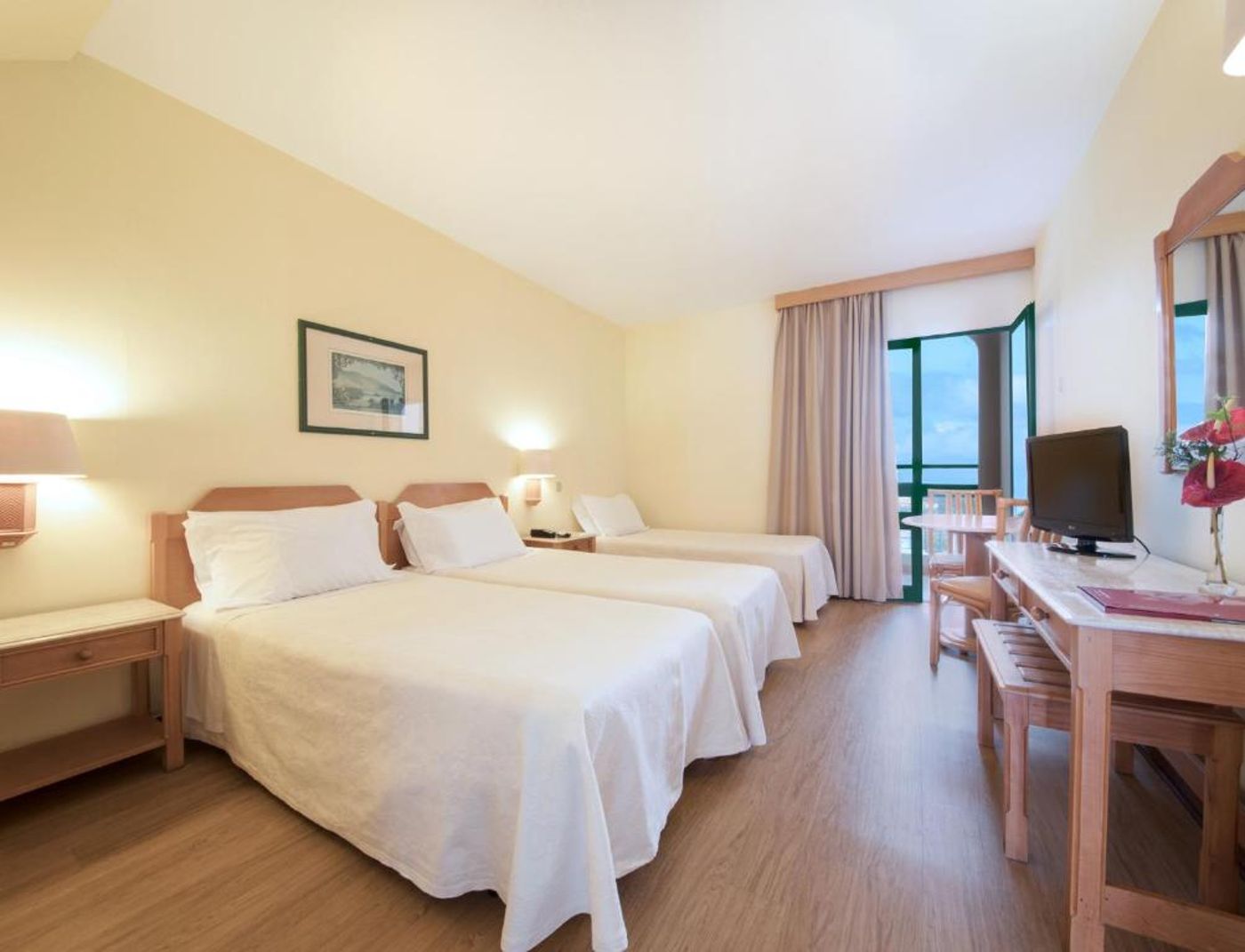 Dom-Pedro-Garajau-Room-25