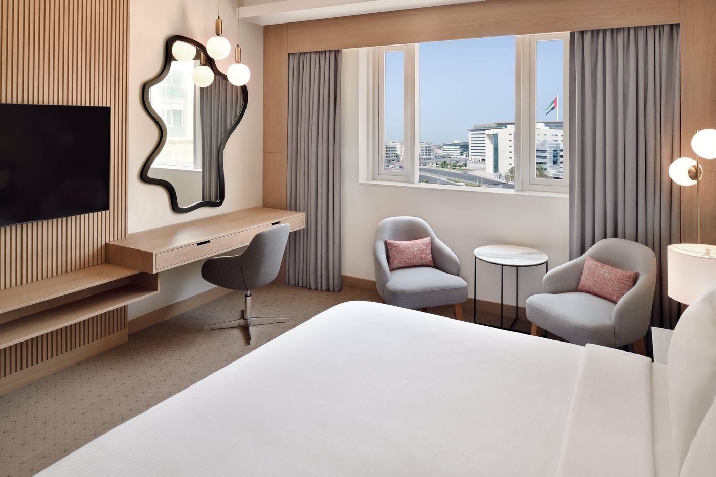 Crowne-Plaza-Jumeirah-Dubai-Room-14