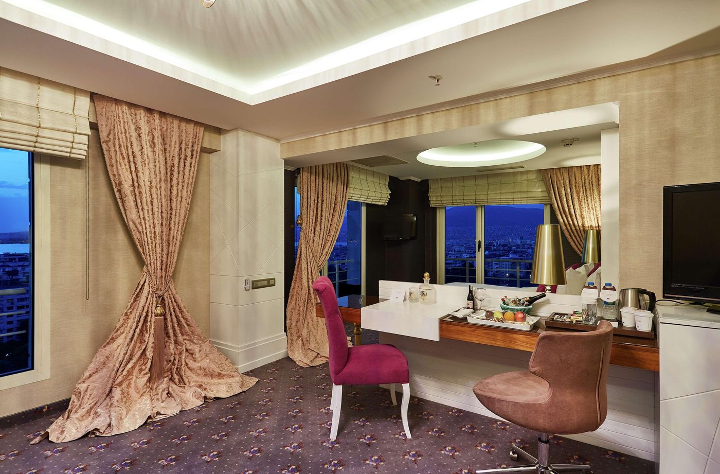 DoubleTree-By-Hilton-Izmir-Alsancak-Room-25
