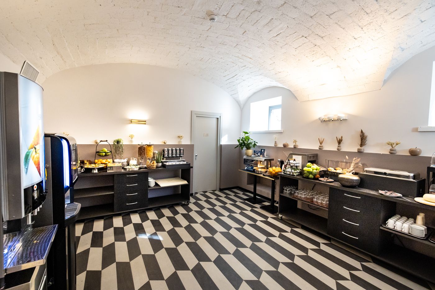 The-Cross-Restaurant-9