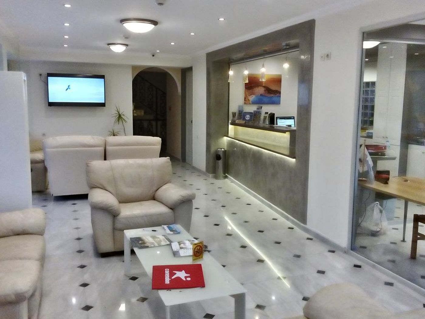 Denise-Hotel-Lobby-30