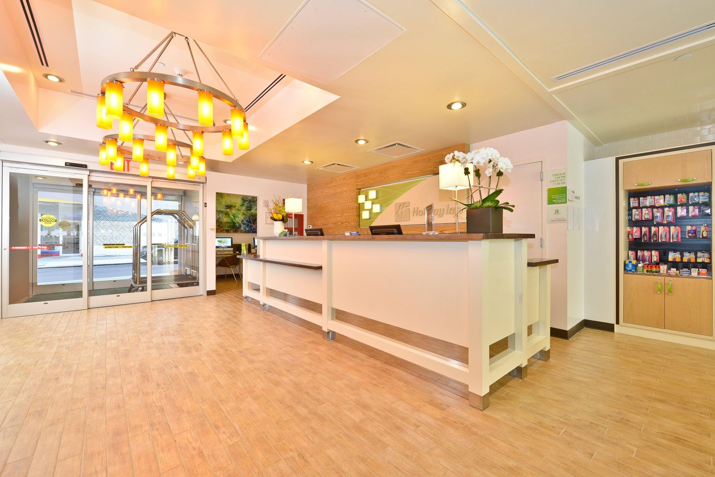 Holiday-Inn-NYC---Lower-East-Side-General-view-2