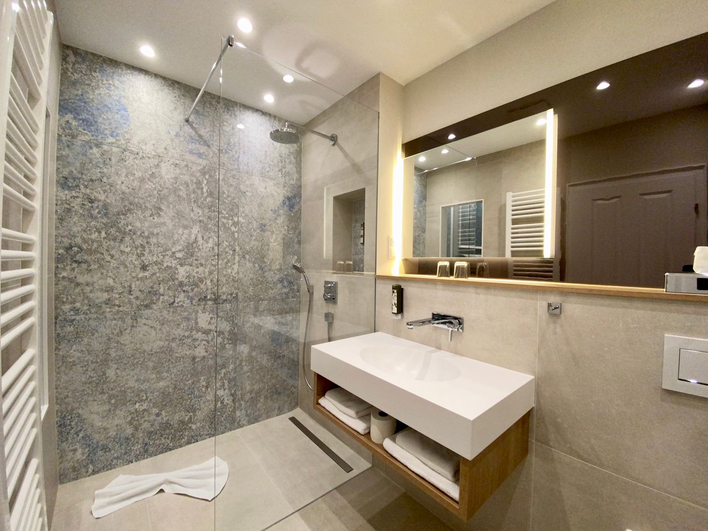 Hotel West An Der Bockenheimer Warte - Germany - FRANKFURT - Room - 7