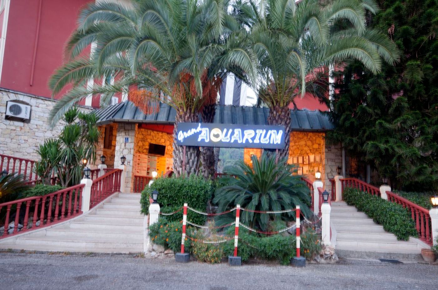 Grand Aquarium