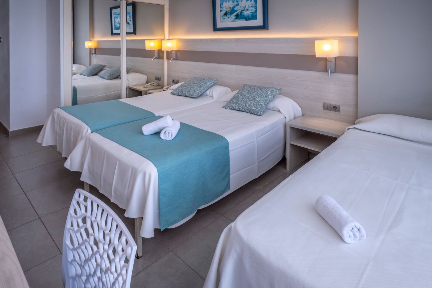 4R-Salou-Park-Resort-I-Room-26