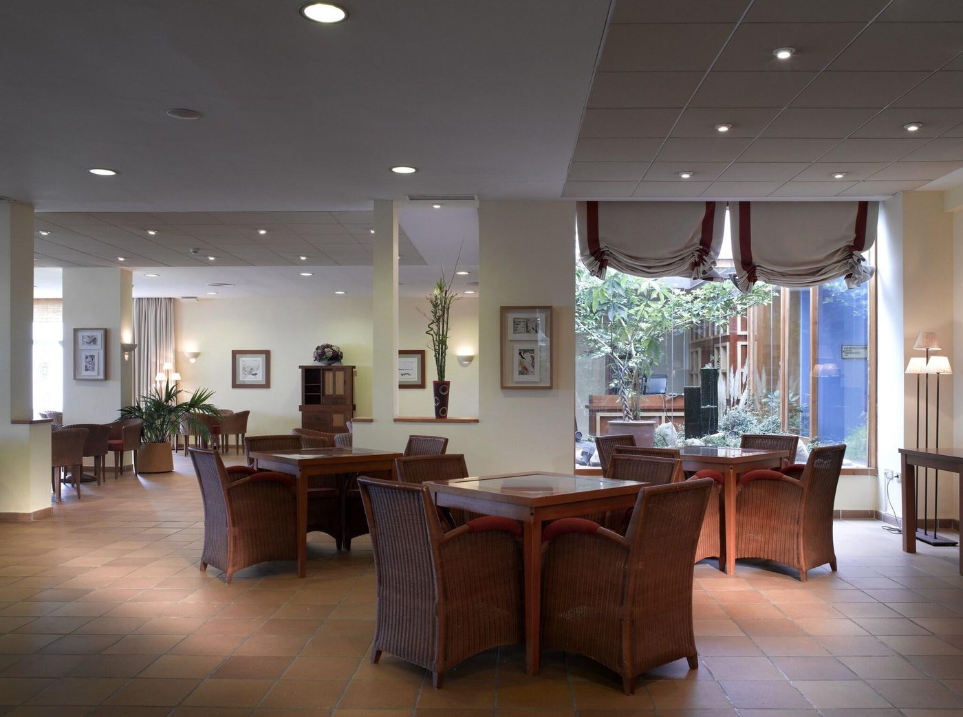 Parador-de-Benicarlo-Lobby-54