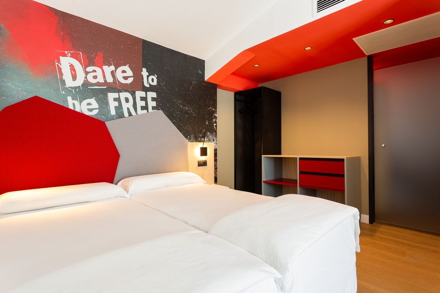 Sholeo-Lodges-Maspalomas-Room-11