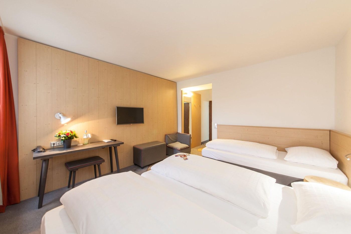 Sure-Hotel-by-Best-Western-Muenchen-Hauptbahnhof-Room-36