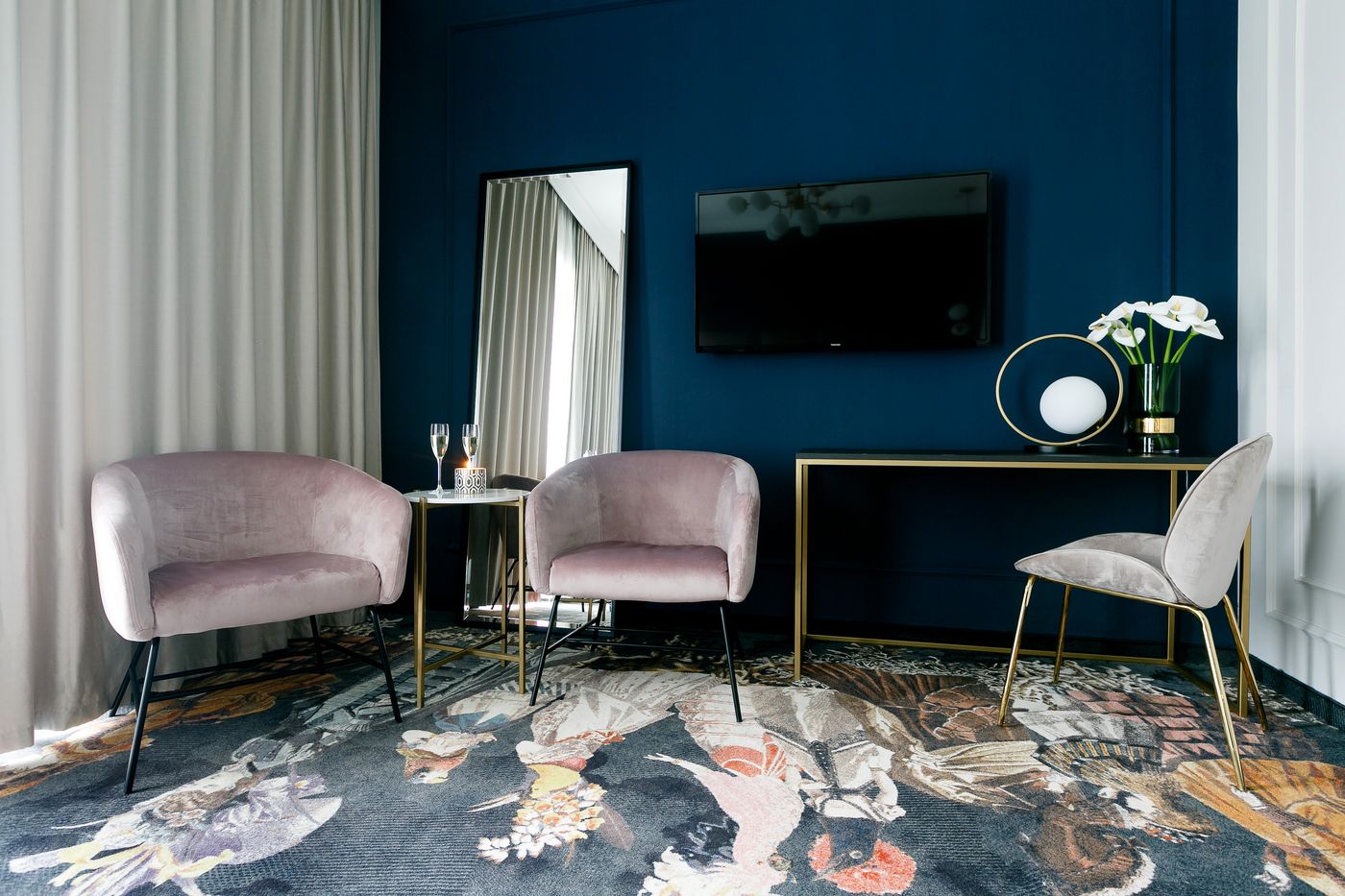 Queen-Boutique-Hotel-Room-30