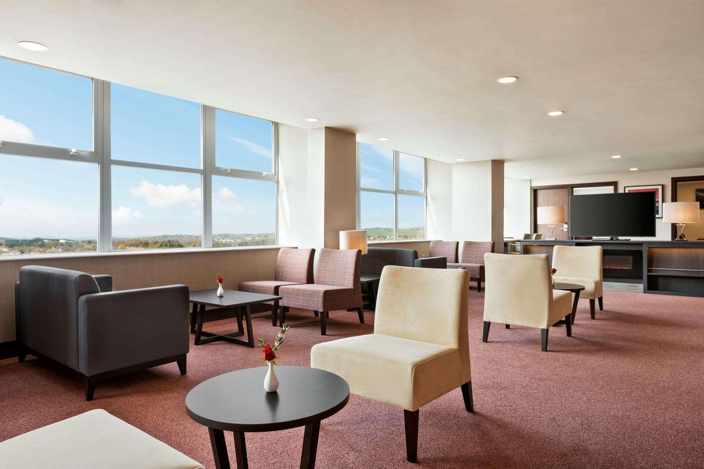 Ramada By Wyndham East Kilbride-United Kingdom-GLASGOW-Lobby-6