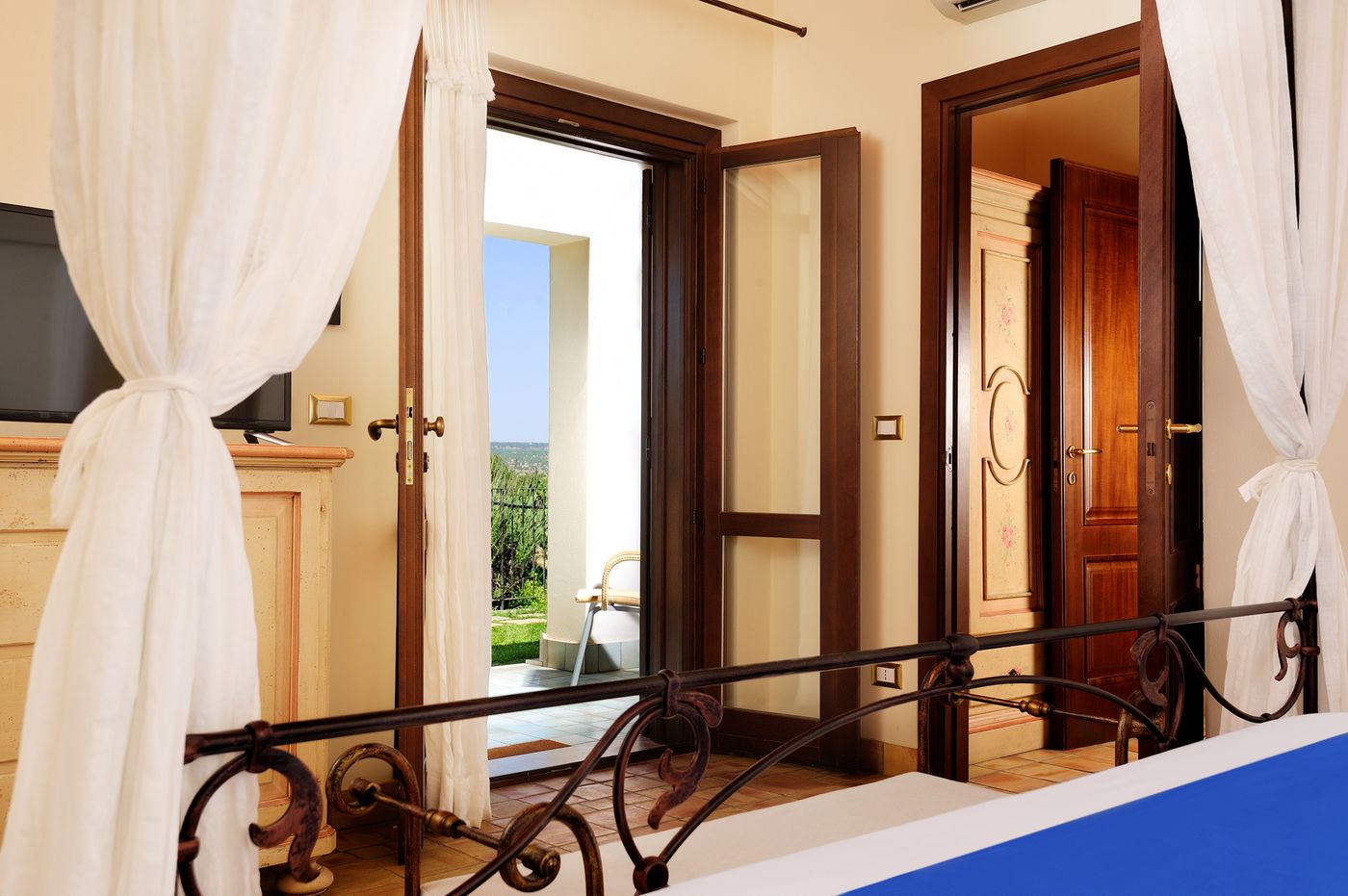 Kallikoros-Hotel-Spa-and-Resort-Room-44