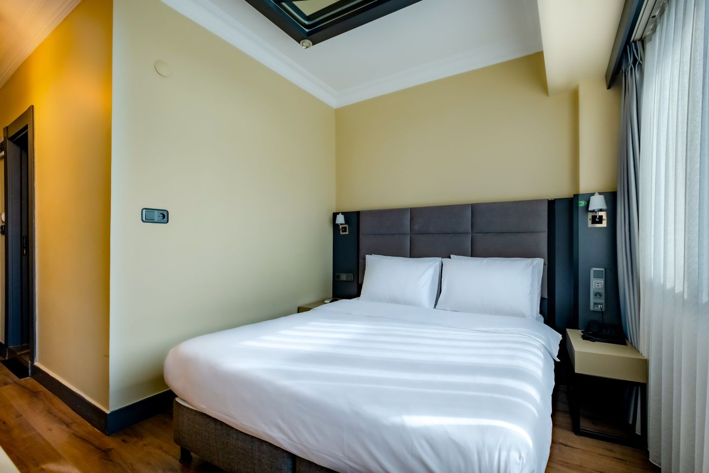 Frt-Airlines-Otel-Room-33