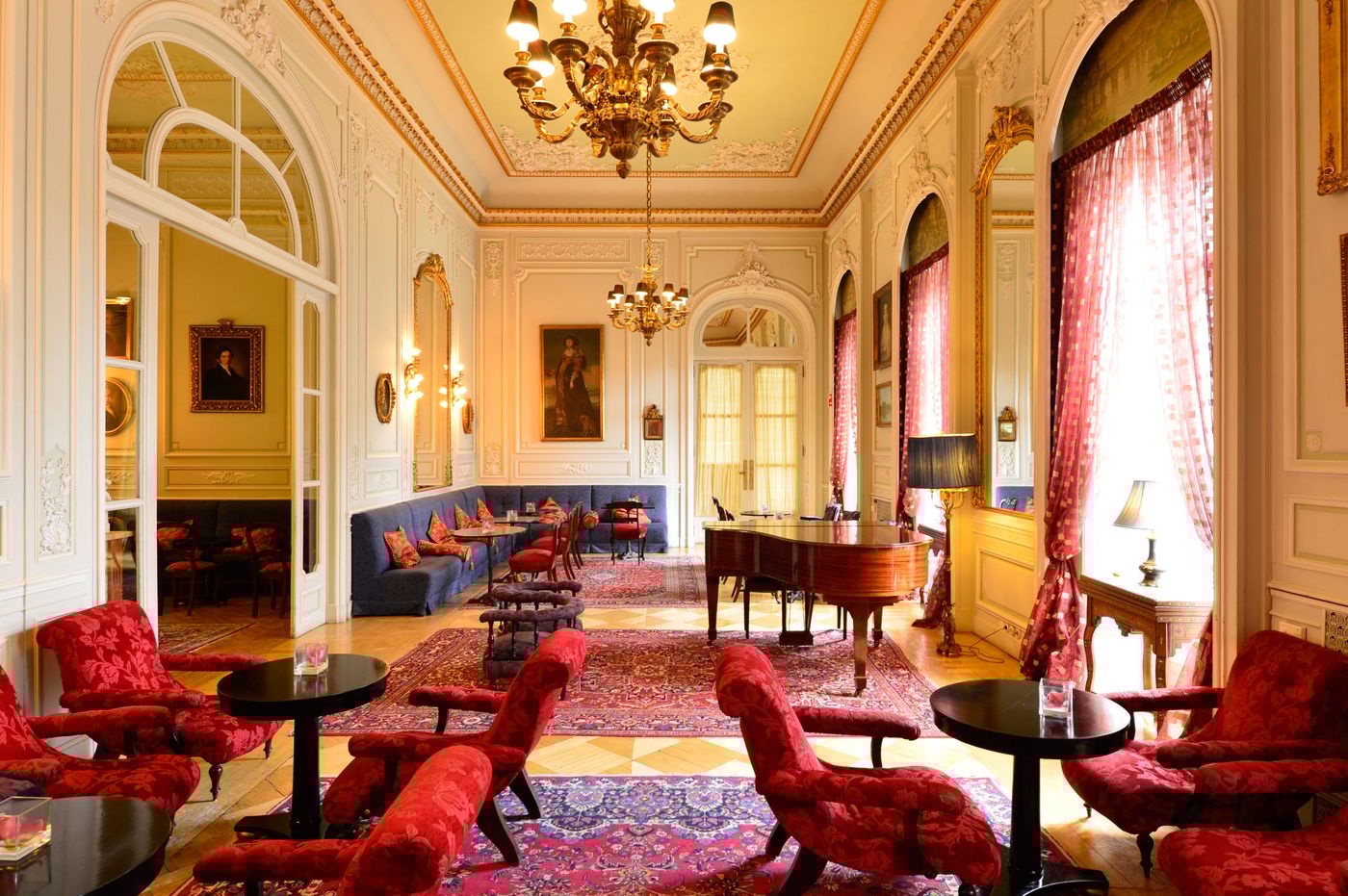 Pestana-Palace-Lisboa---Hotel---National-Monument-Lobby-10
