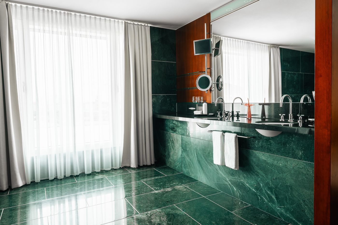 Grand-Hyatt-Berlin-Room-54