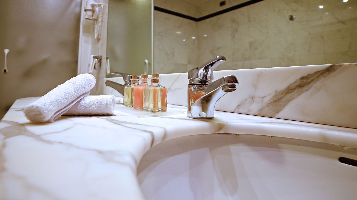 Best-Western-Grand-Htl-Guinigi-Room-39