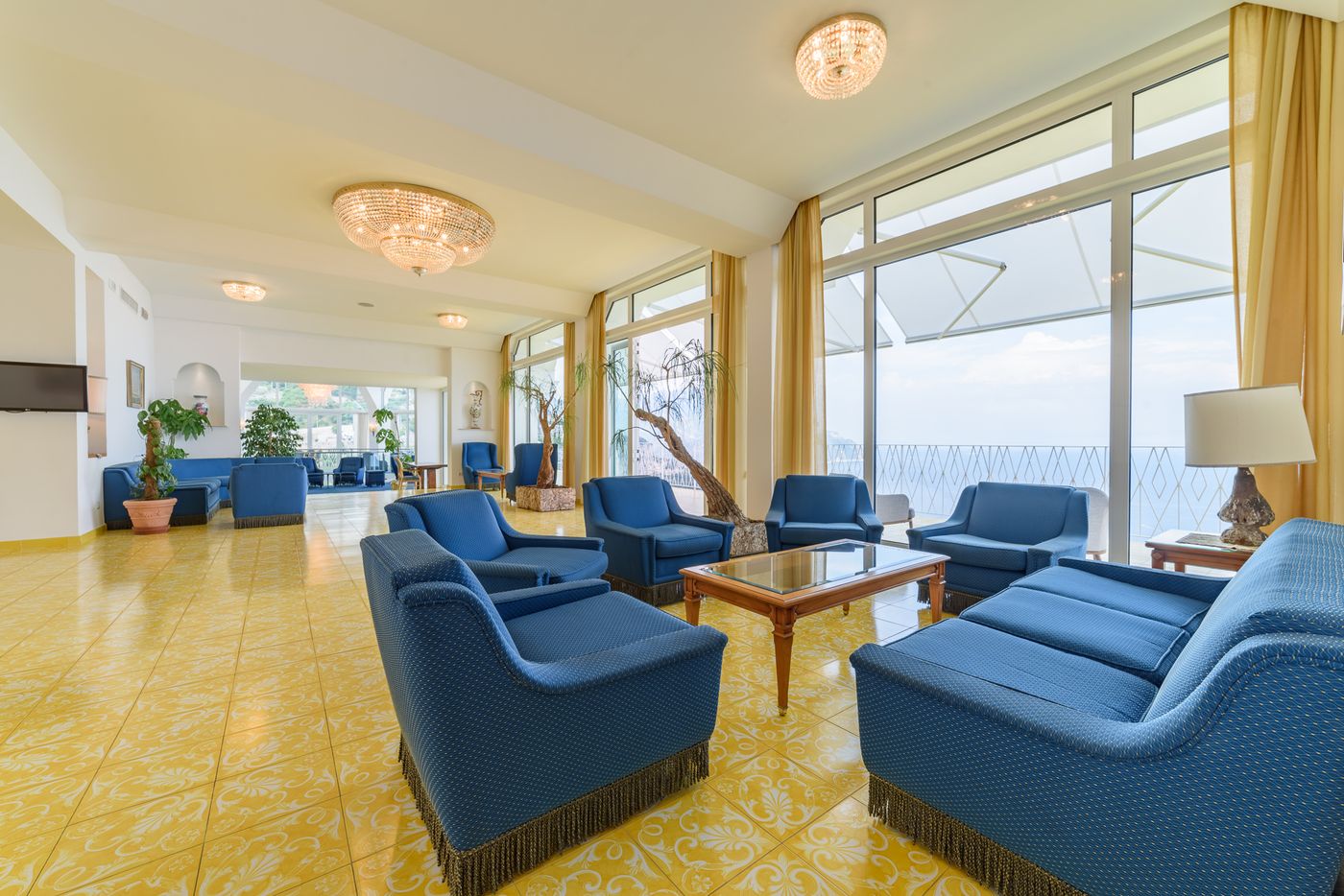 Grand-Hotel-Excelsior-Lobby-17