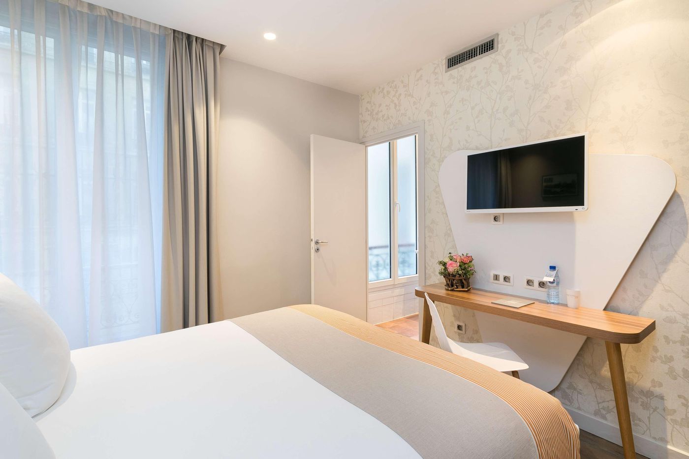 Hotel-Magenta-38-by-HappyCulture-Room-5