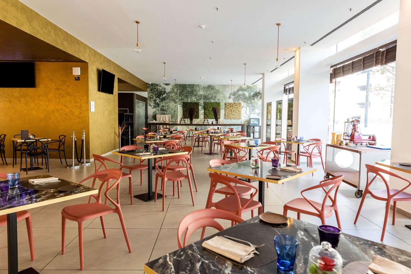 DoubleTree-by-Hilton-Milan-Restaurant-7