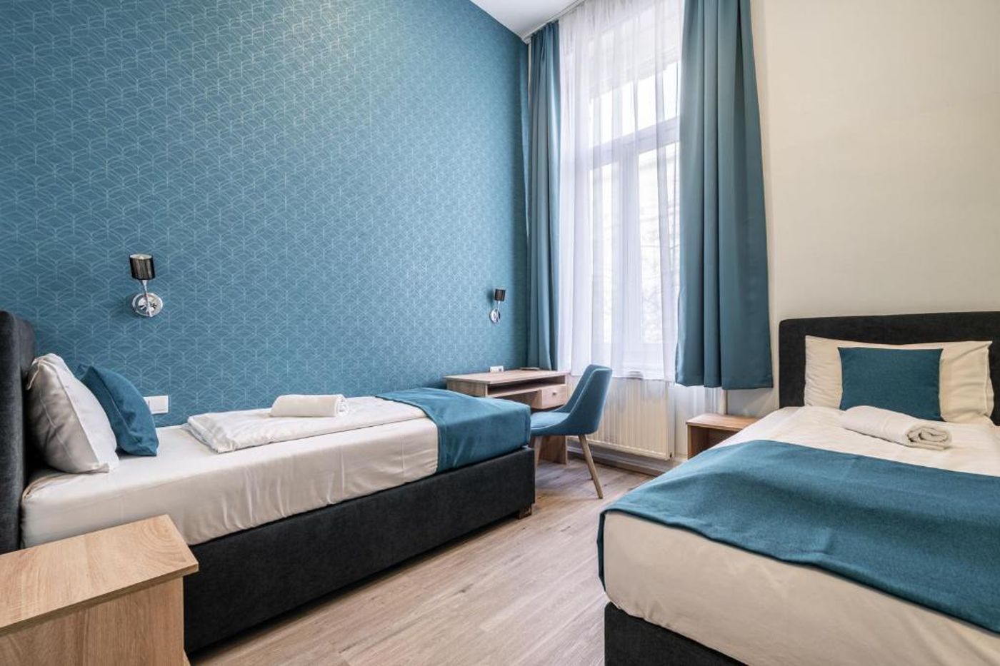 Full-Moon-Budapest-Room-40