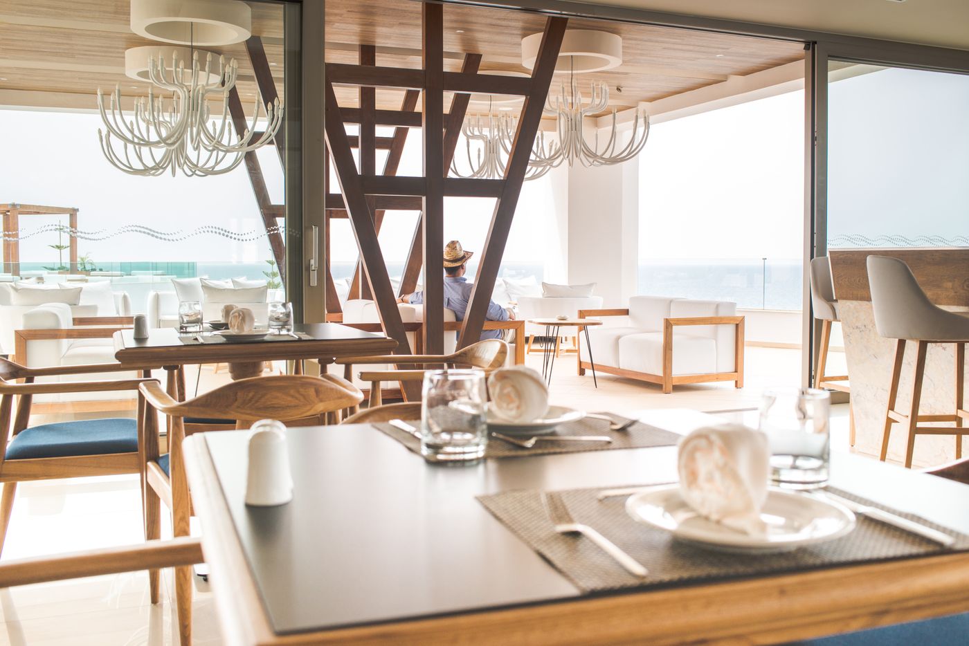 The-Royal-Blue-Lobby-47