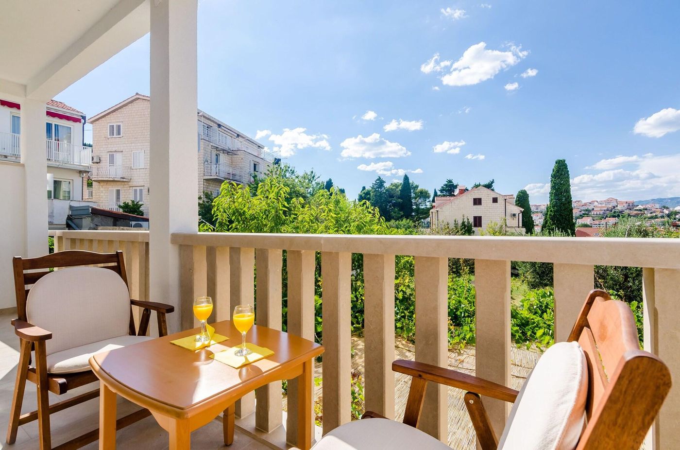 Apartments---Rooms-V-M-Room-2