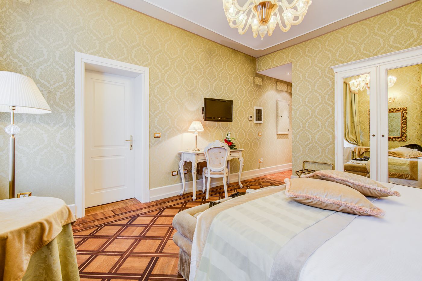 Al-Duca-Venezia-Room-6