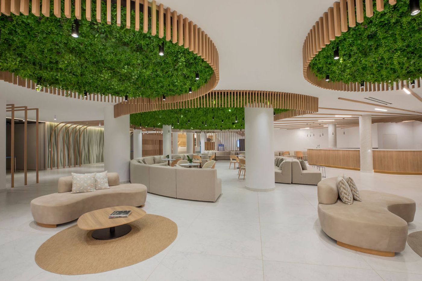 Golden-Coast-Hotel-and-Bungalows-Bar-15