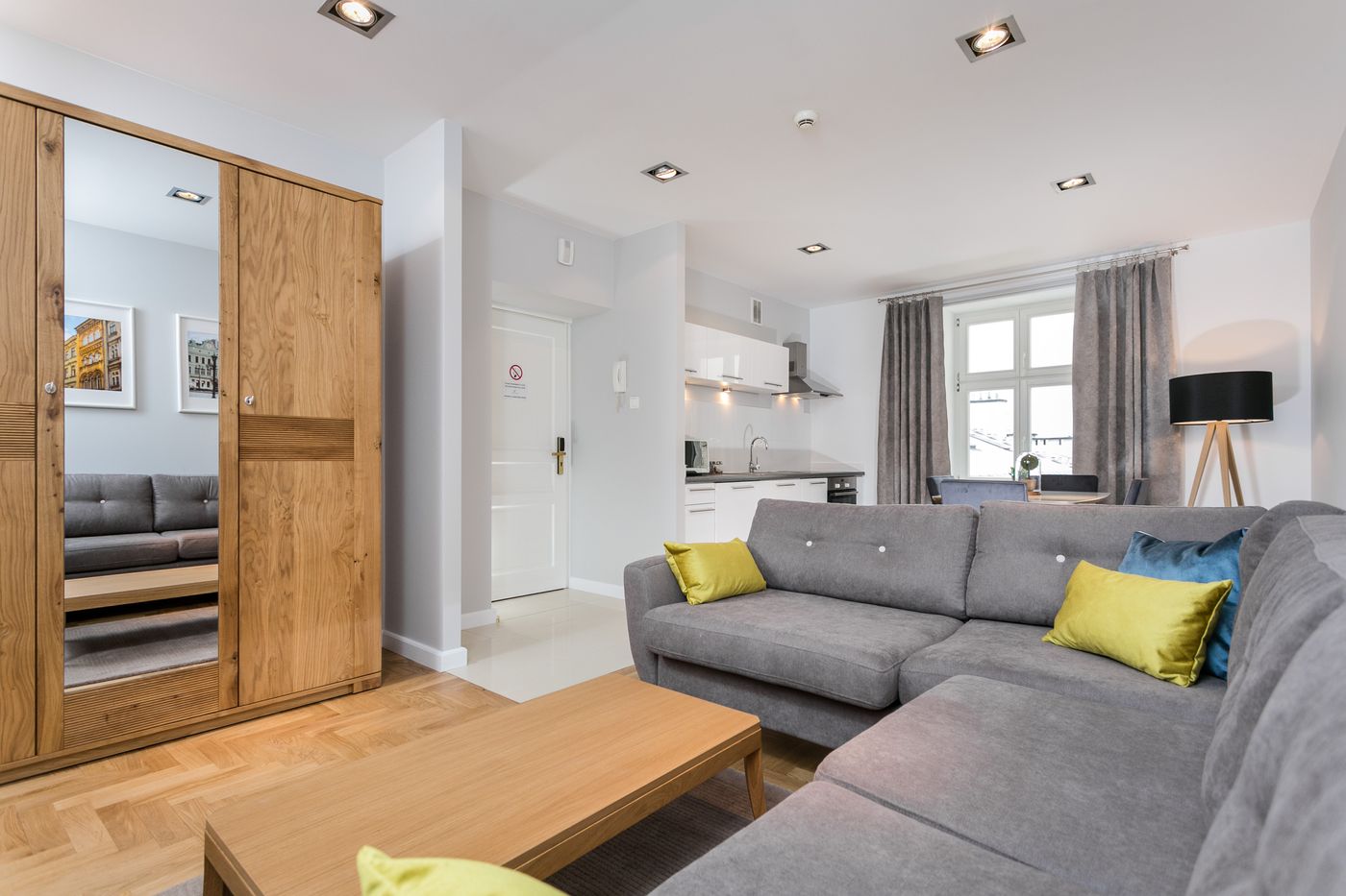 Venetian-House-Market-Square-Aparthotel-Room-19