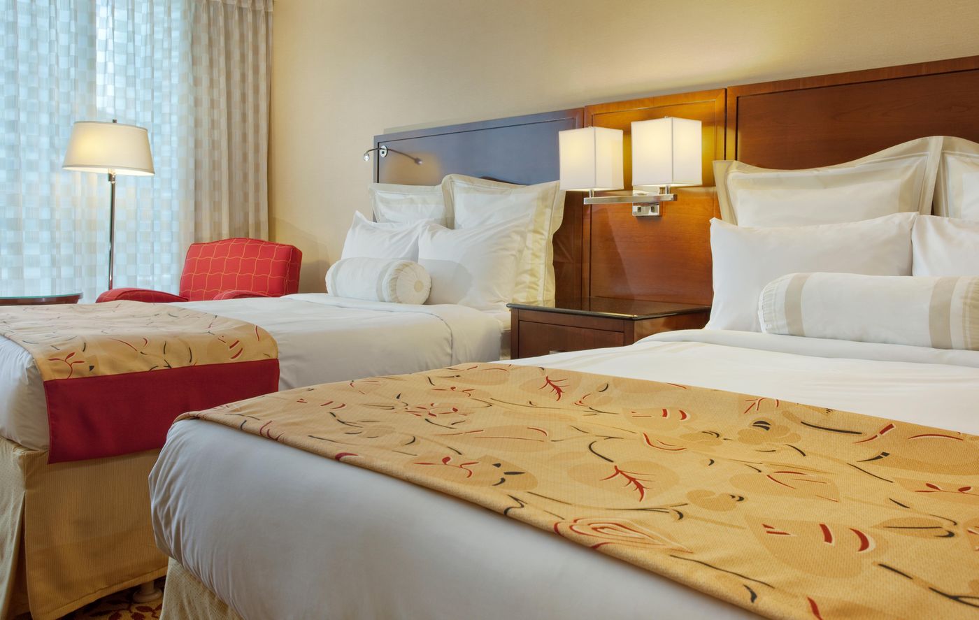 Vancouver-Marriott-Pinnacle-Downtown-Room-28