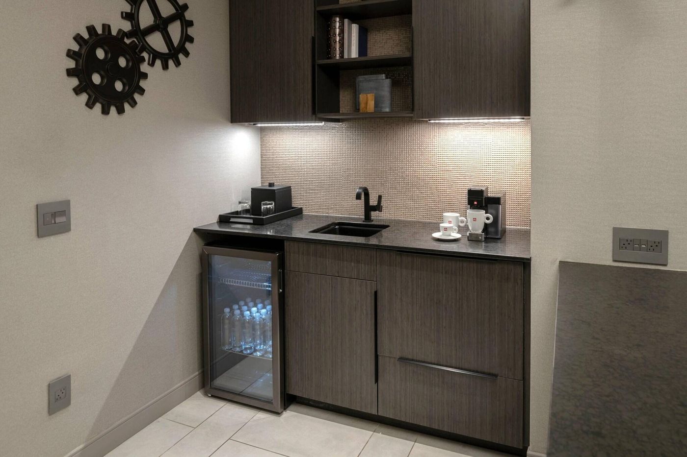 The-Row-Hotel-At-Assembly-Row--Autograph-Collectio-Room-32