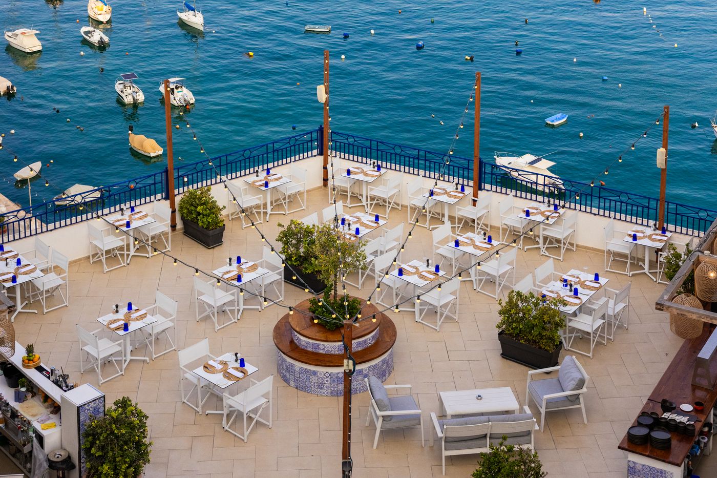 Waterfront-Hotel-Terrace-2