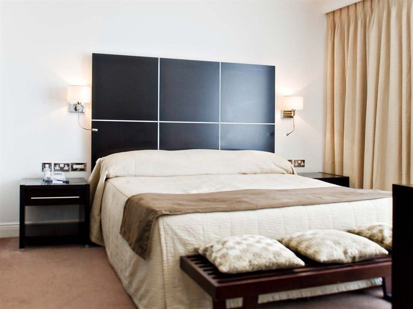 Riu-Plaza-The-Gresham-Dublin-Room-45