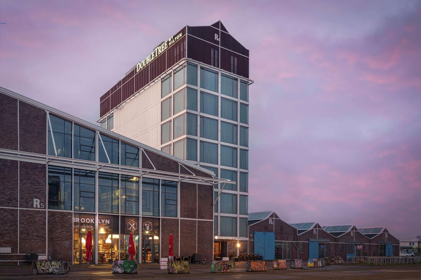 DoubleTree-by-Hilton-NDSM-Wharf-General-view-83