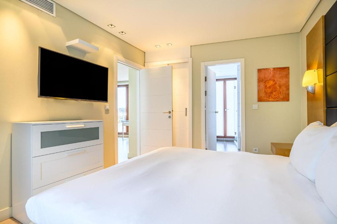 B-Aparthotel-Grand-Place-Room-8