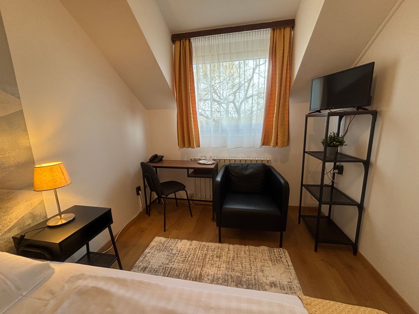 Gloria-Budapest-City-Center-Room-30