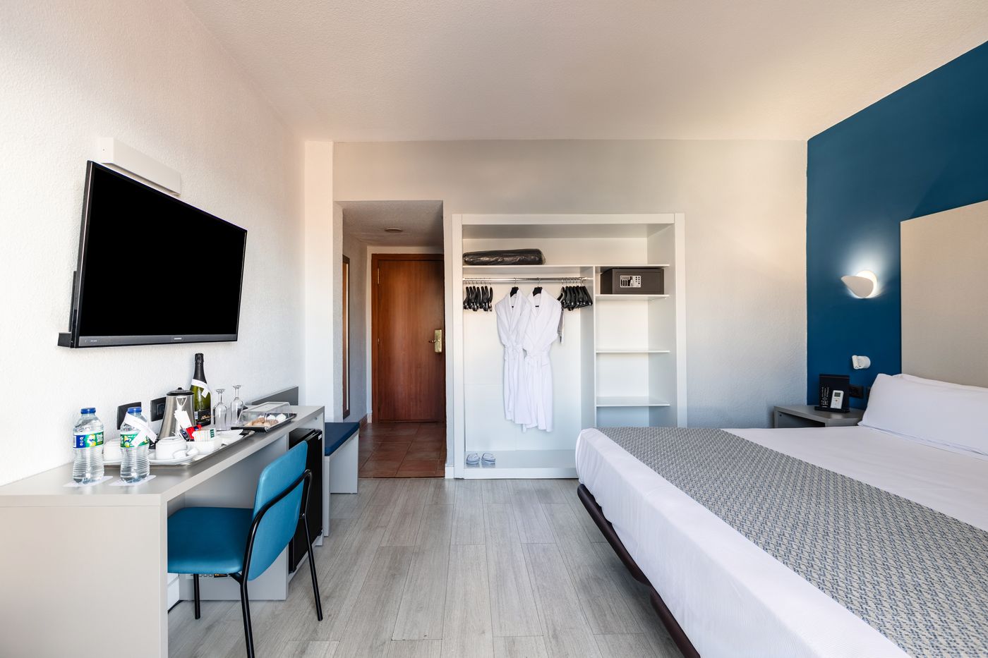 Catalonia-Punta-del-Rey-Room-23