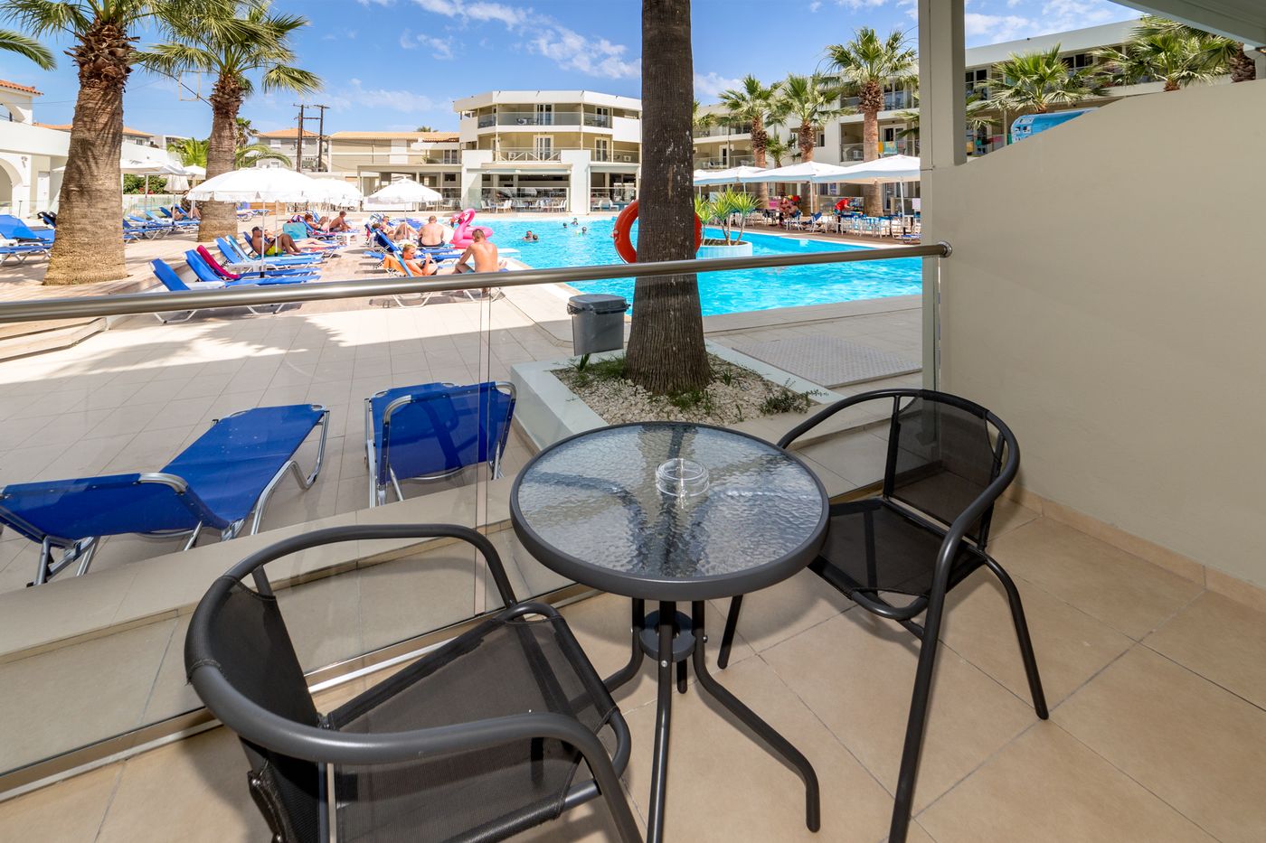 White Olive Premium Cameo Hotel