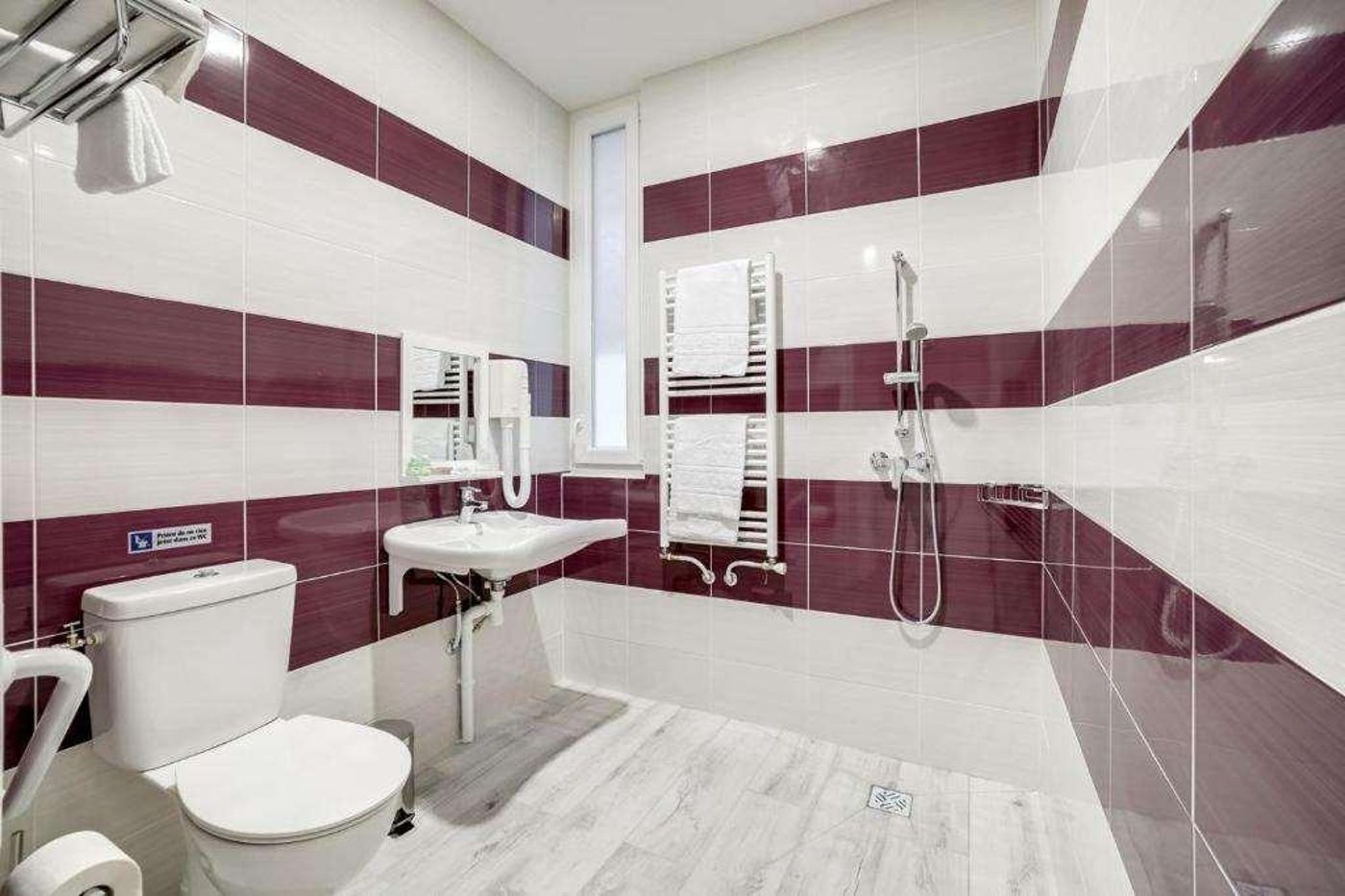 Paris-Hotel-Clichy-Room-23