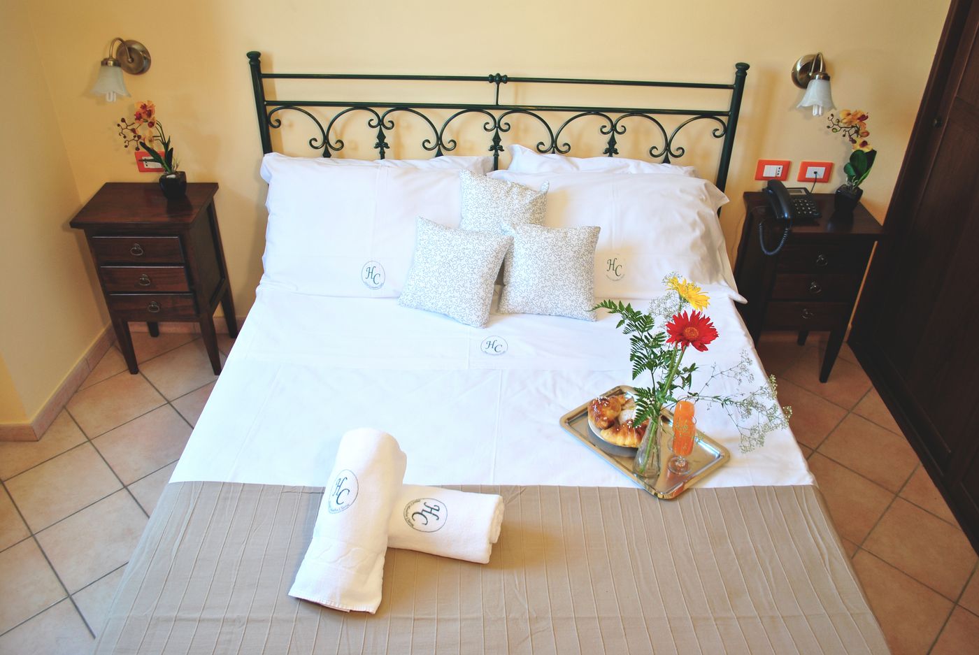 Hotel-Columbia-Room-2