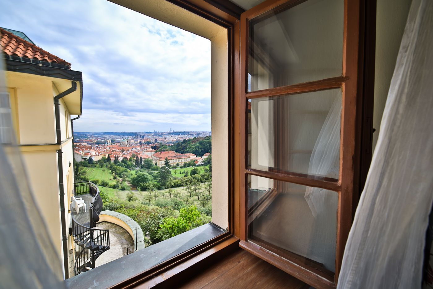 Questenberg-General-view-3